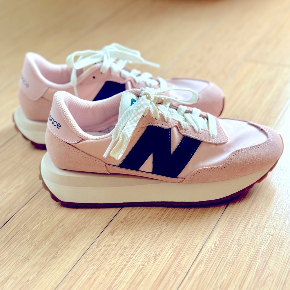 New Balance 237 Pink - Size 6